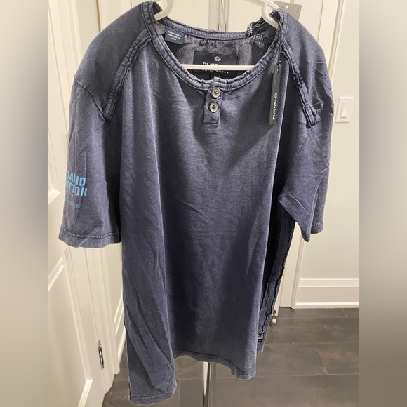 Awesome tee - Picture 1 of 2